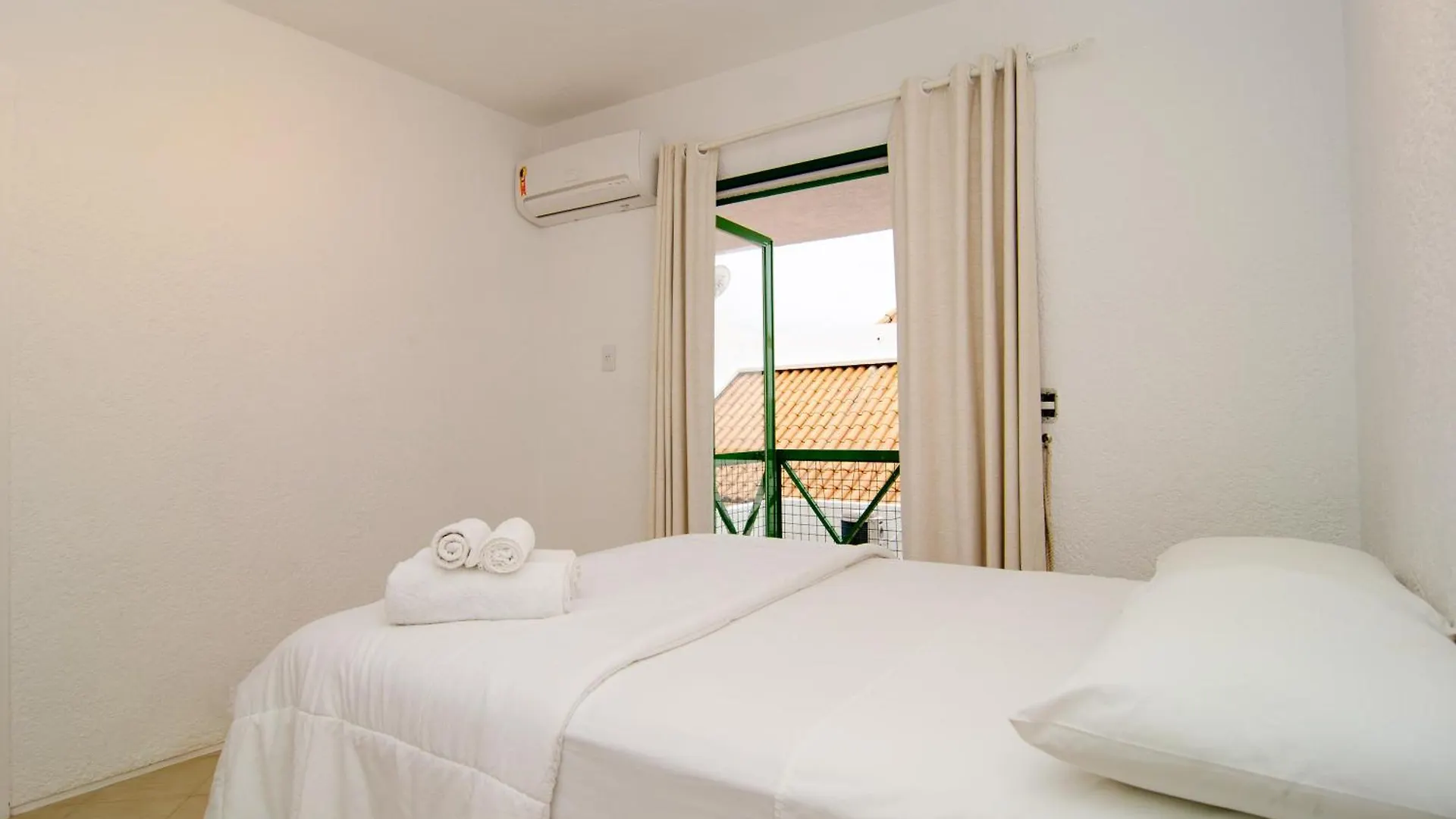 Duplex Vista Mar Na Praia Brava Yf7387 Florianopolis 0*,  Brazil